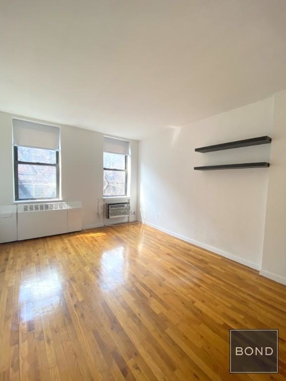 246 West 22nd Street - Photo 0