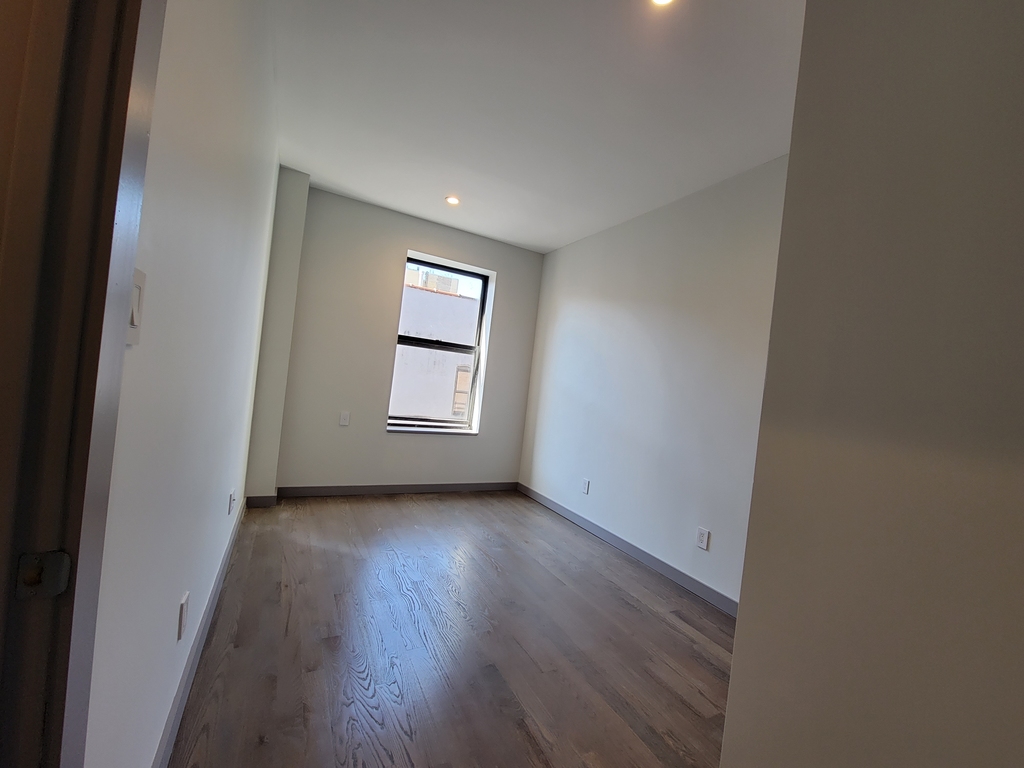 600 West 150th Street - Photo 8