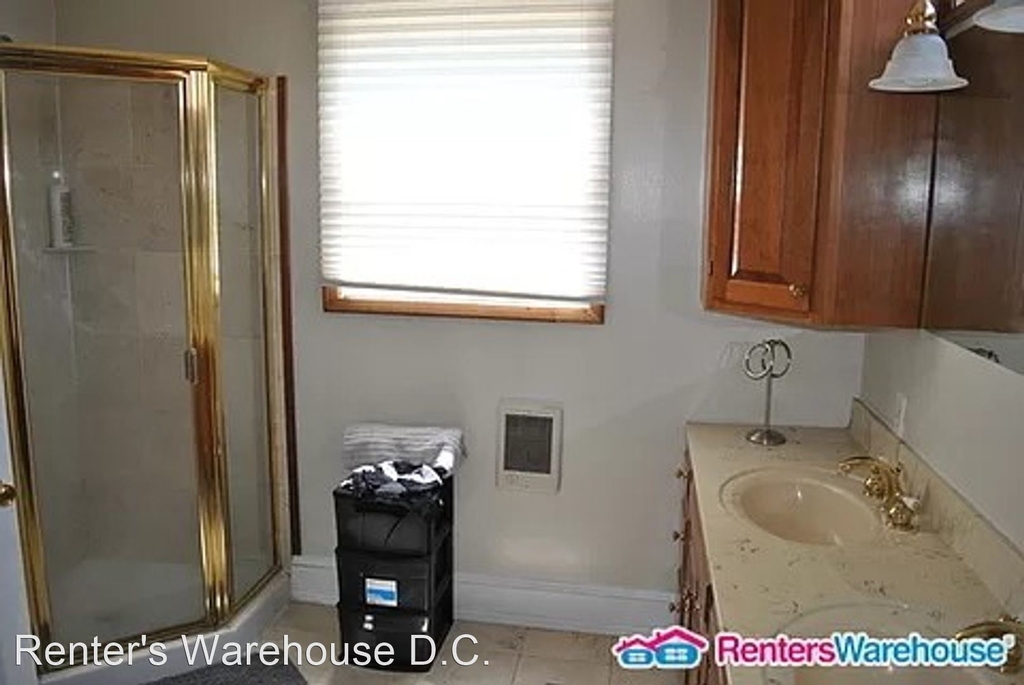 1660 Irving Street Nw Unit A - Photo 14