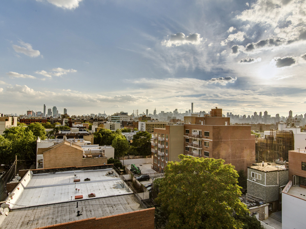 28th Street and Astoria Boulevard - Photo 3