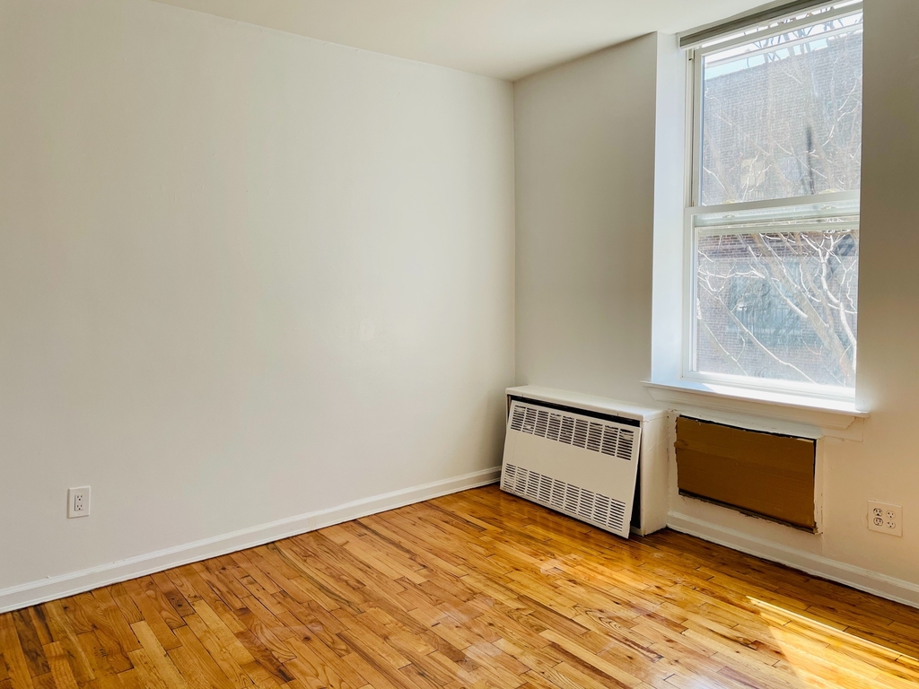 322 West 20th Street - Photo 3