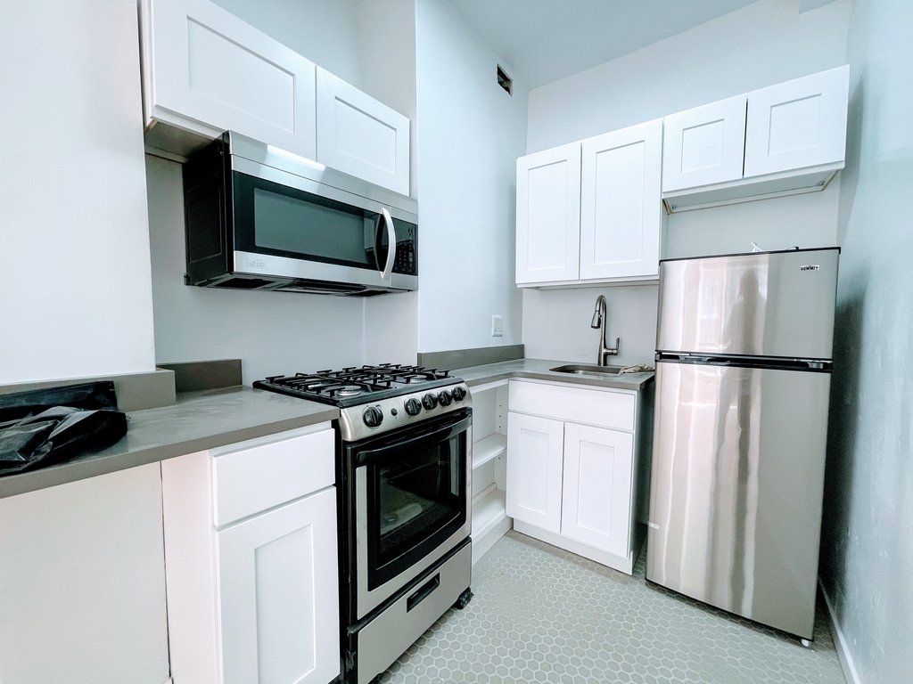 320 West 22nd Street - Photo 0