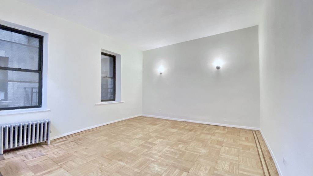 485 Central Park West - Photo 0