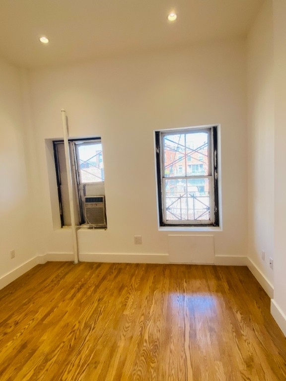 240 West 10th Street - Photo 5