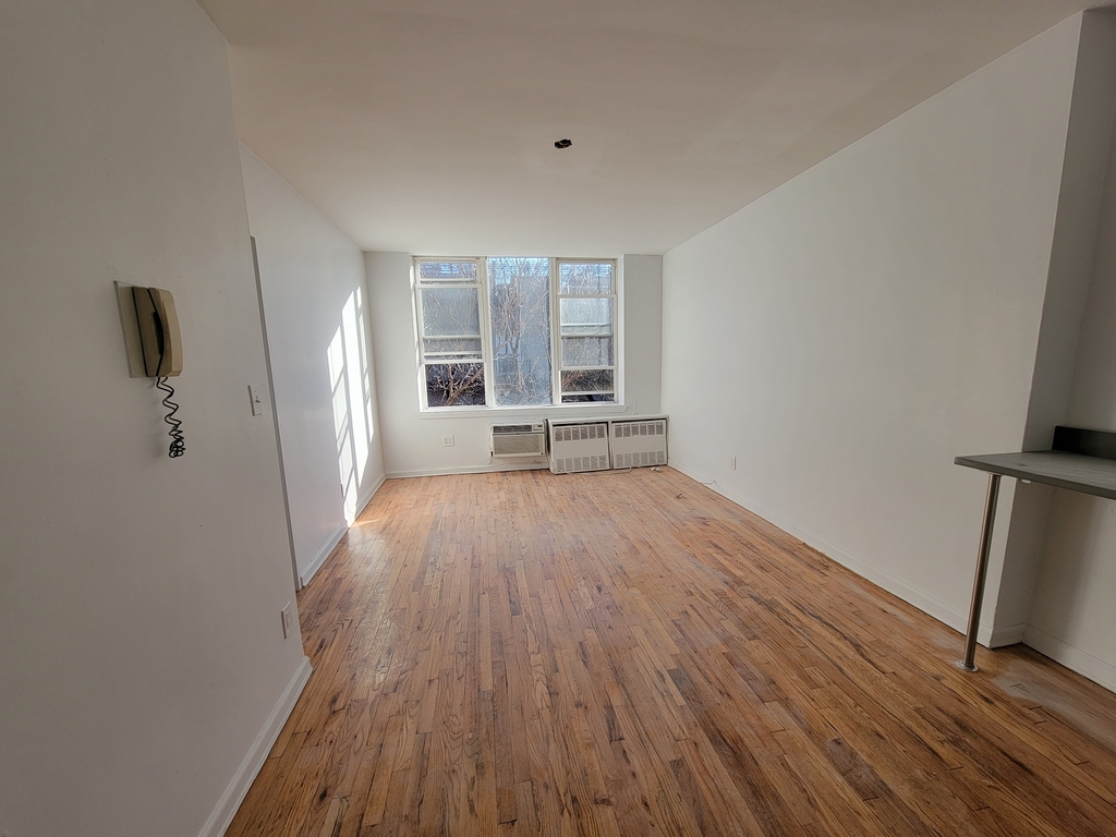 320 West 22nd Street - Photo 0