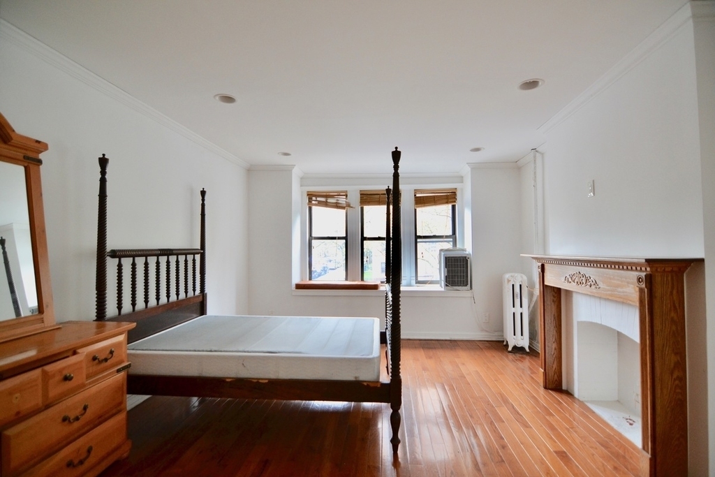 386 Lafayette Avenue - Photo 4