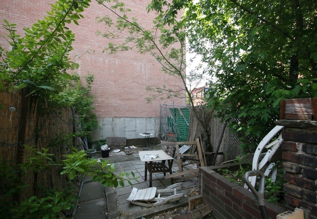 386 Lafayette Avenue - Photo 0