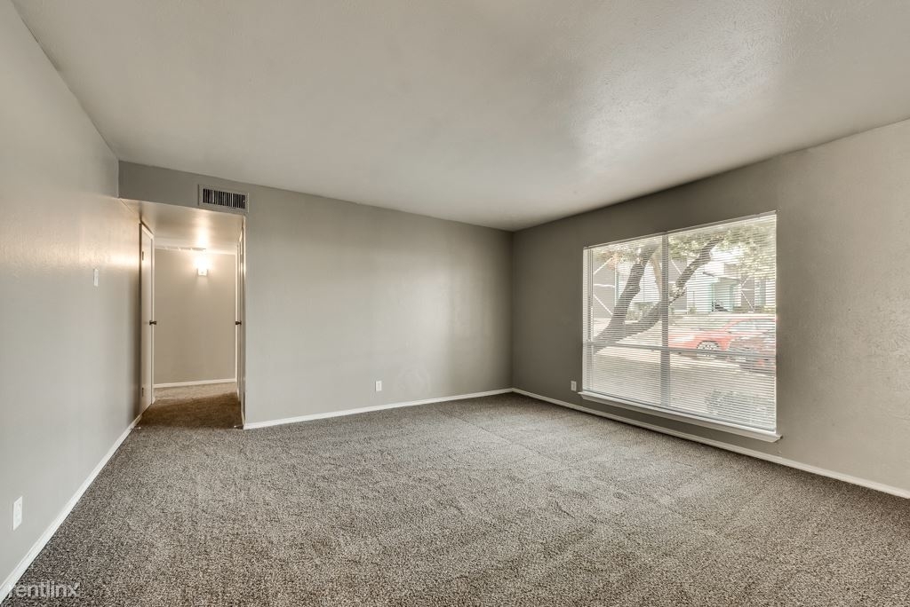 4311 Woodhollow Dr Apt 306 - Photo 5