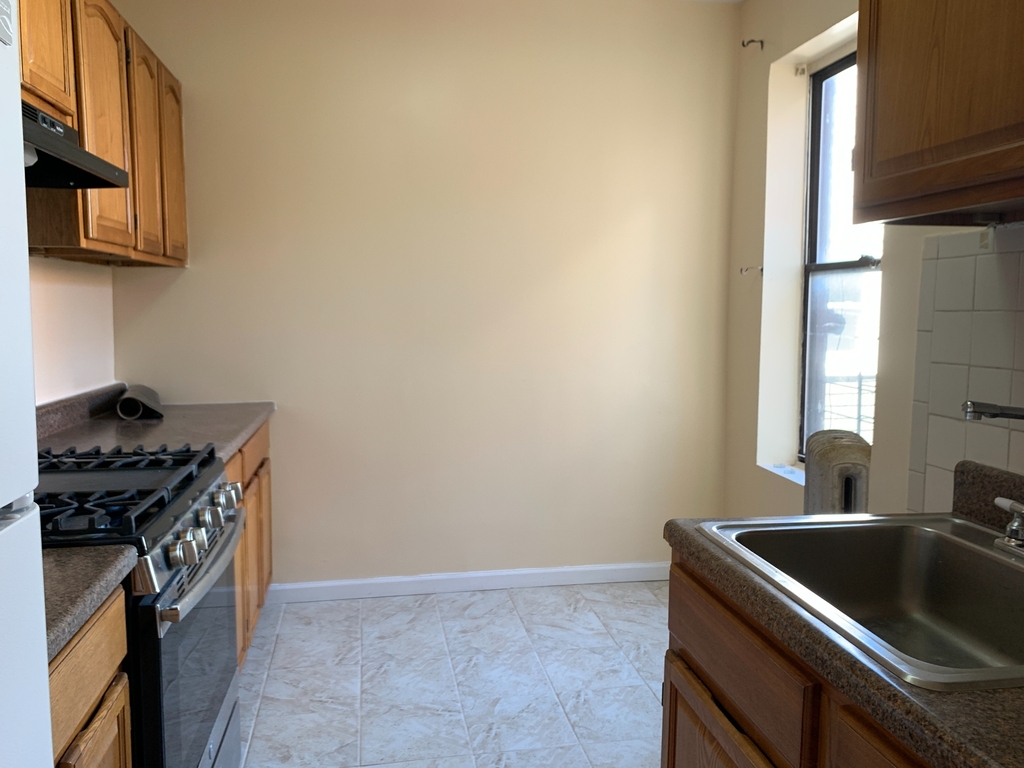 924 Ditmas Avenue - Photo 3