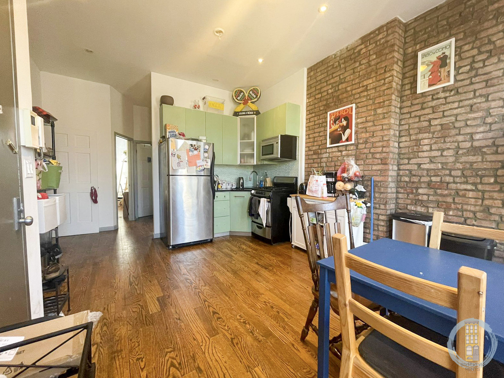 614 Lafayette Avenue - Photo 2