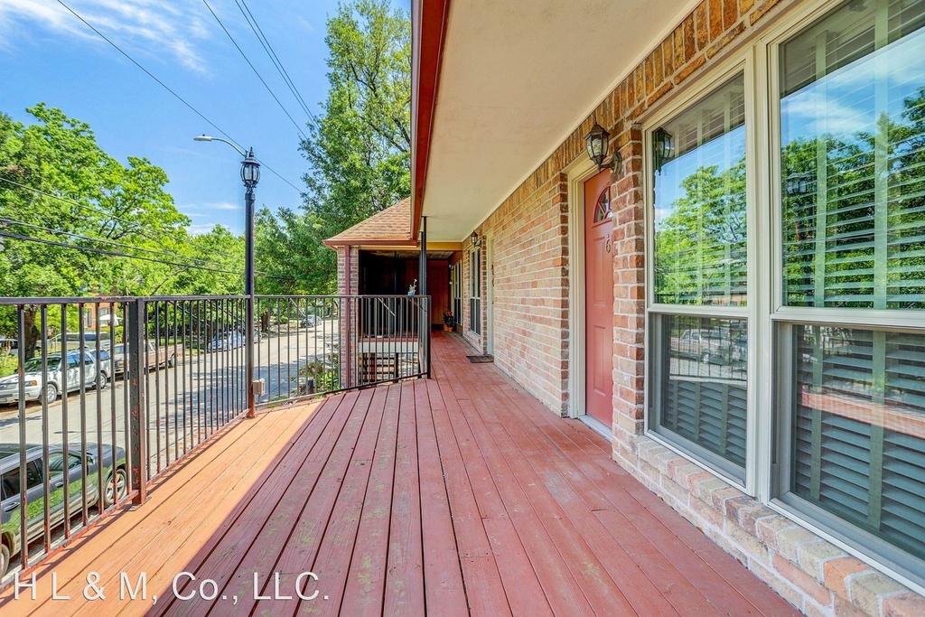 611 Hawthorne - Photo 4