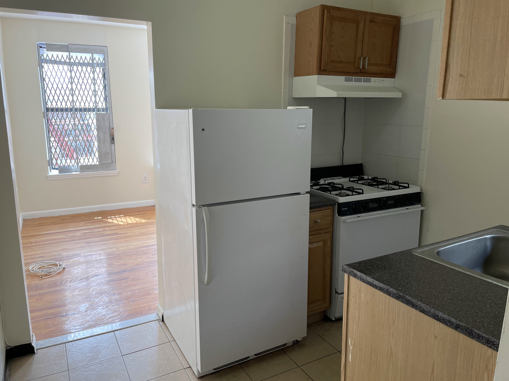 451 East 116th Street - Photo 8