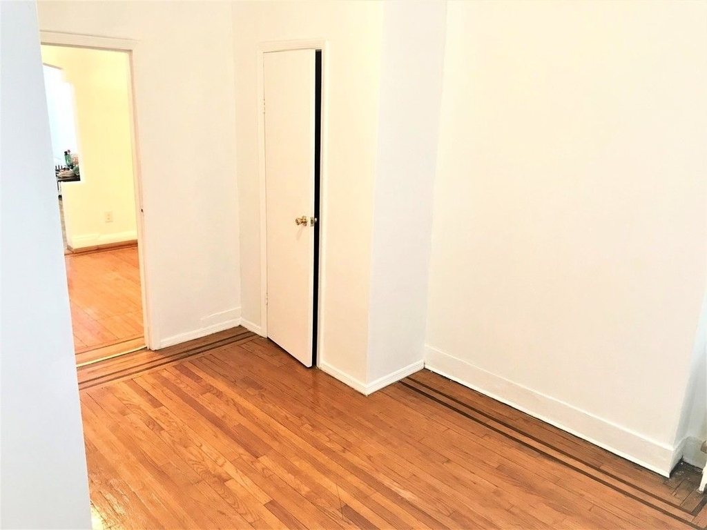 156 West 9th Street - Photo 8