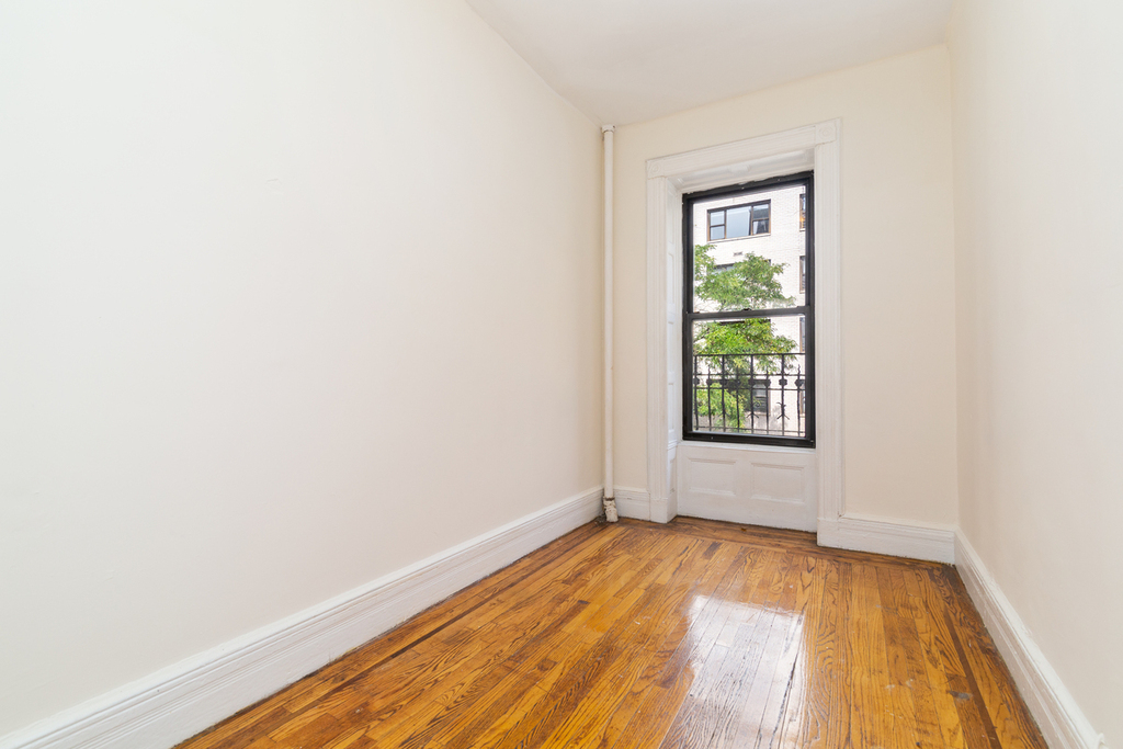 416 east 89th Street - Photo 3