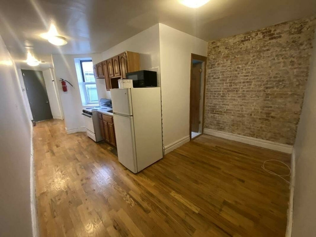 728 Franklin Avenue - Photo 2