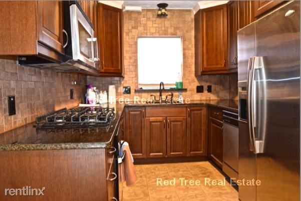 35 Lake Shore Ct, Apt 1 1 - Photo 2