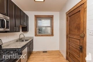 1535 W Addison St 1 - Photo 3