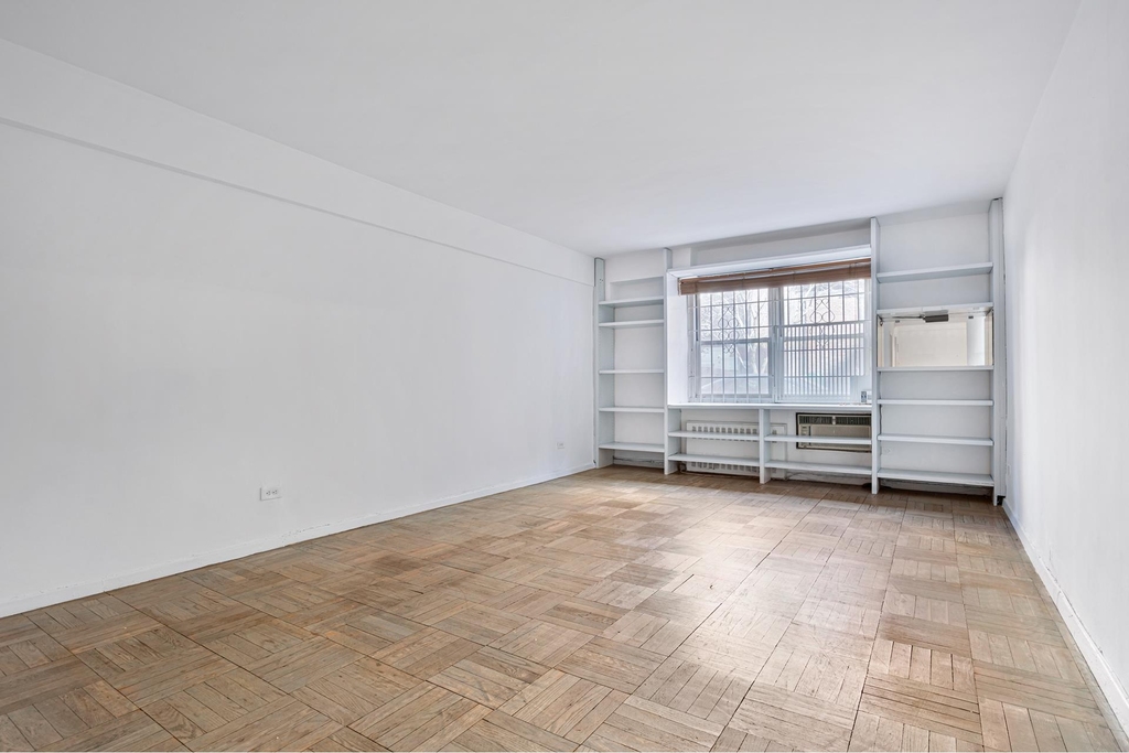 88 Bleecker Street - Photo 1