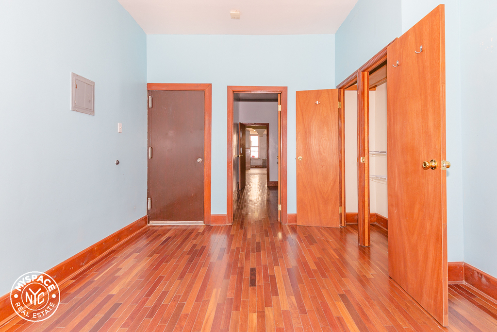 181 Knickerbocker Avenue - Photo 8