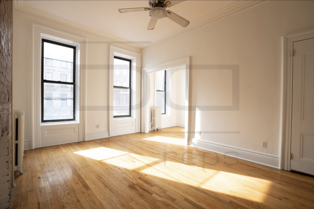 455a Myrtle Avenue - Photo 1