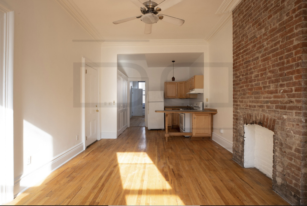 455a Myrtle Avenue - Photo 2