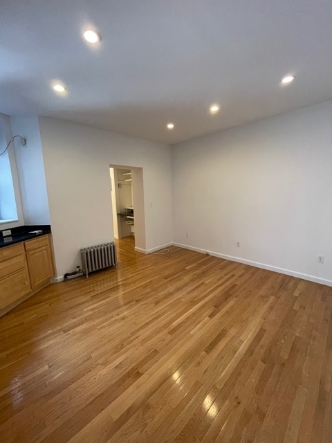 324 east 91st - Photo 2