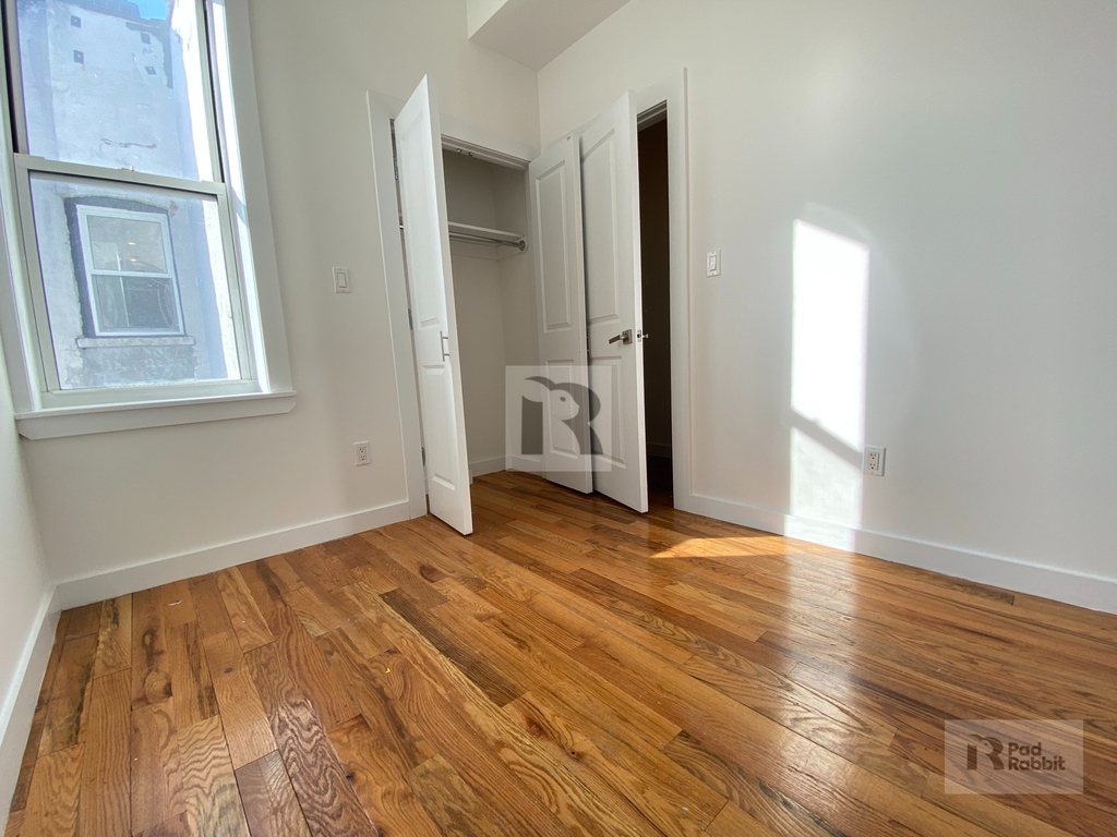 1366 Putnam Avenue - Photo 6