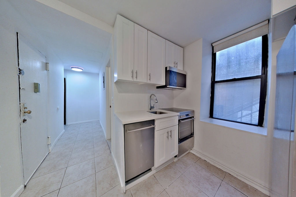 11 West 8th Street - Photo 1