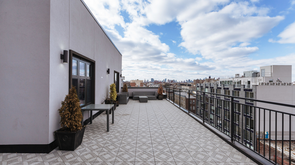 818 Lexington Avenue - Photo 3