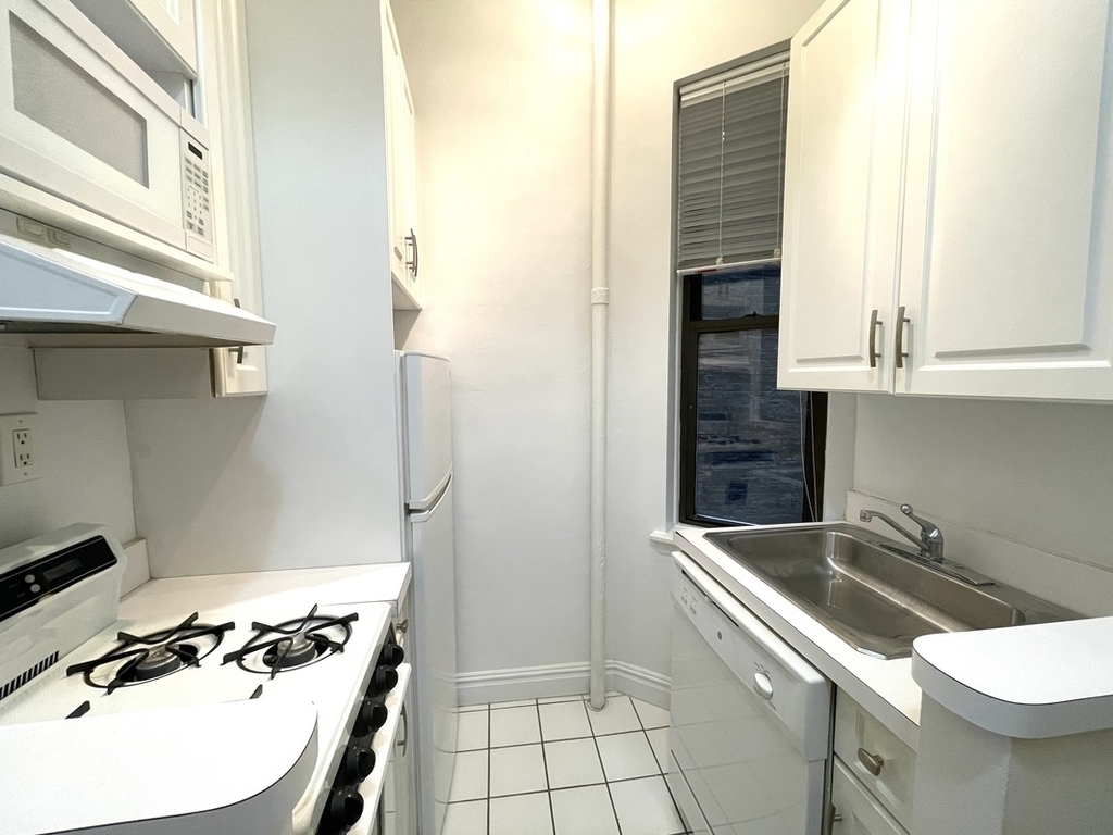 240 East 83rd Street - Photo 2