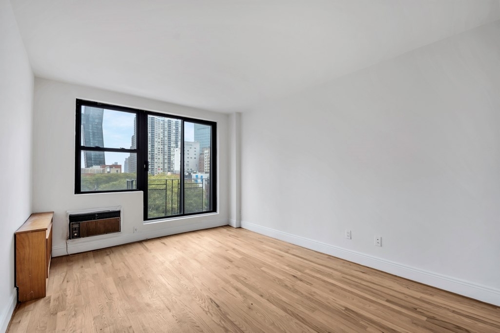 655 2nd Avenue - Photo 2