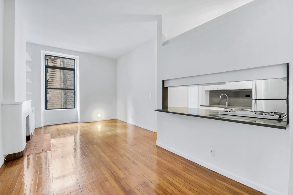 121 Madison Avenue - Photo 2