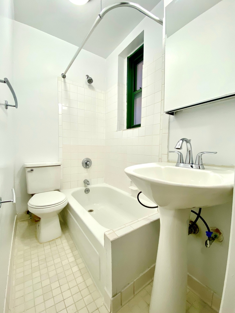 542 East 79th Street - Photo 3