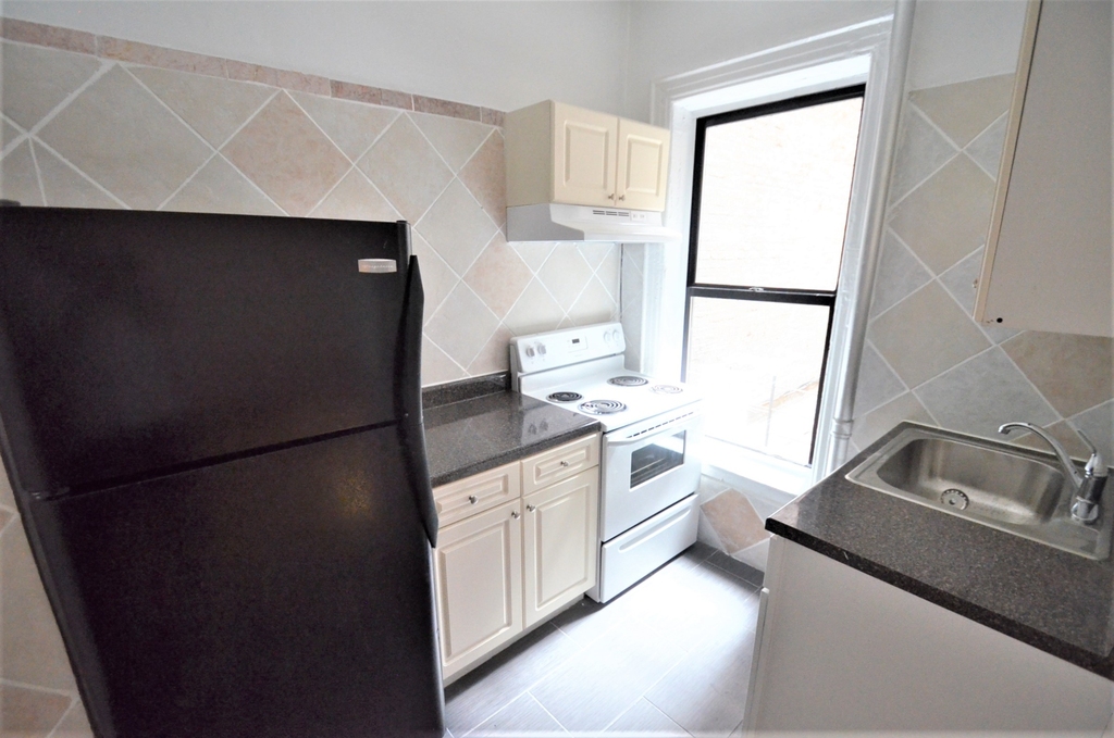 W 139th st  - Photo 10