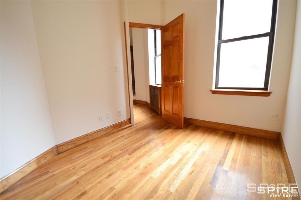 312 West 47th street - Photo 7