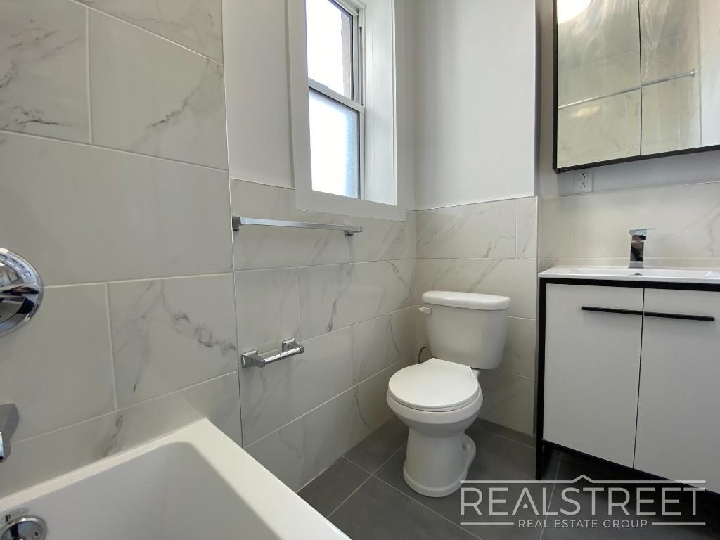 82 Somers St - Photo 7