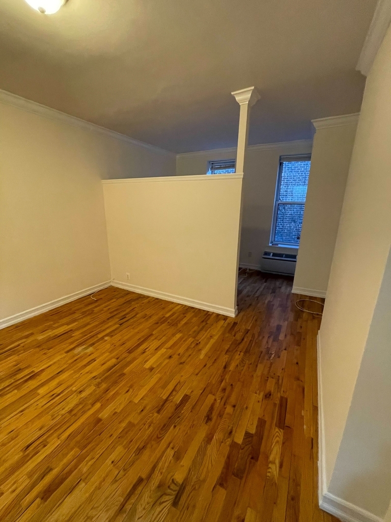 1588 York Avenue - Photo 1