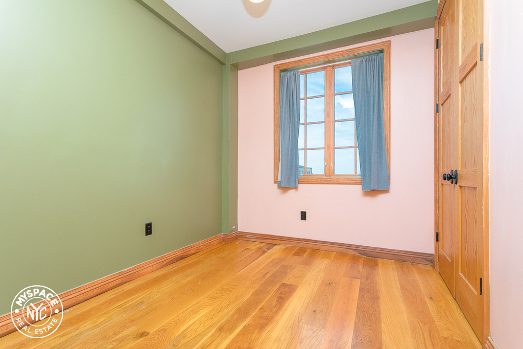 335 St Nicholas Ave - Photo 2