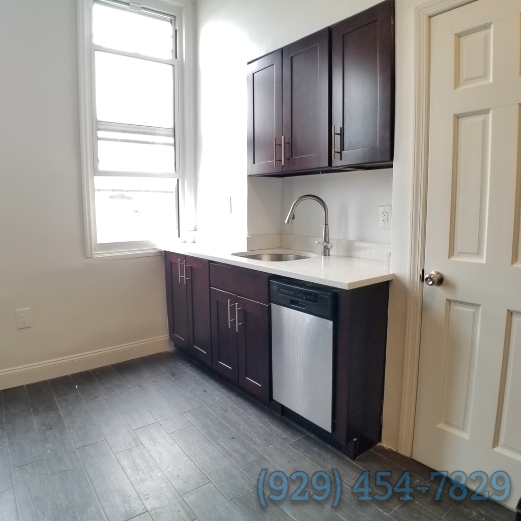 92 Bleecker Street - Photo 2