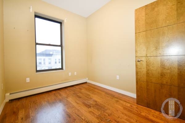 2586 Bedford Avenue - Photo 8