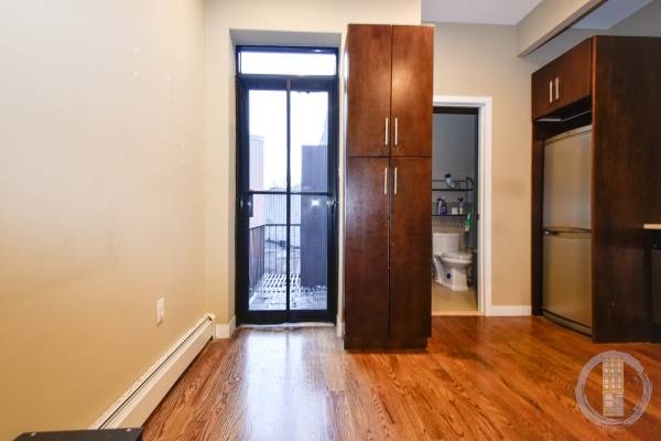 2586 Bedford Avenue - Photo 3