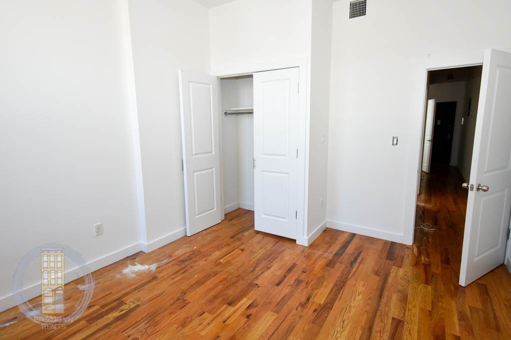 1366 Putnam Avenue - Photo 6