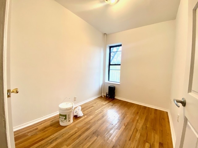 6th street apartment - Photo 8