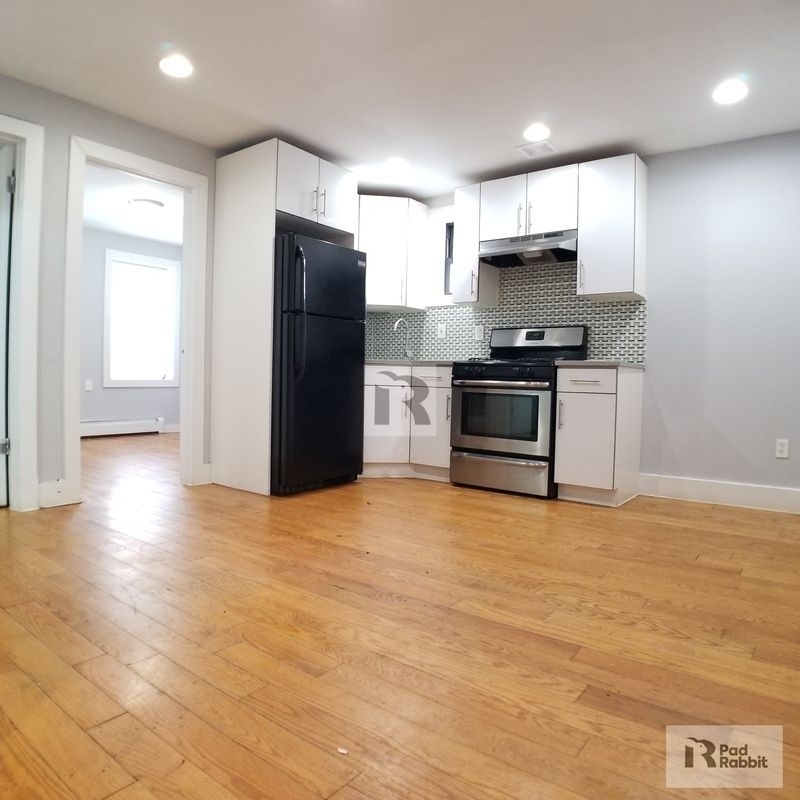 365 Vernon Avenue - Photo 2