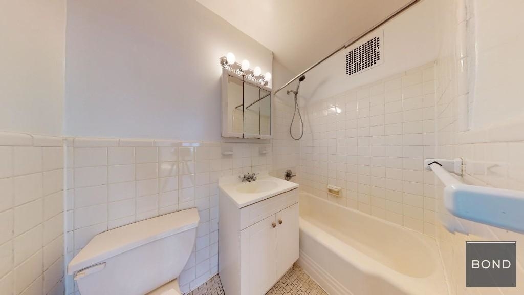 219 East 76 Street - Photo 3