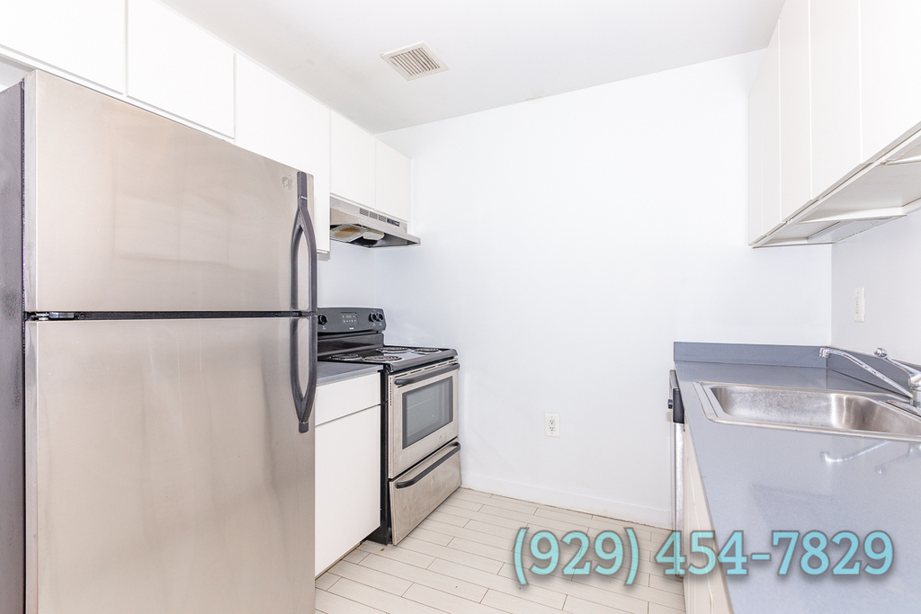 924 Metropolitan Avenue - Photo 1