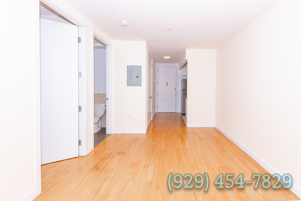 924 Metropolitan Avenue - Photo 5