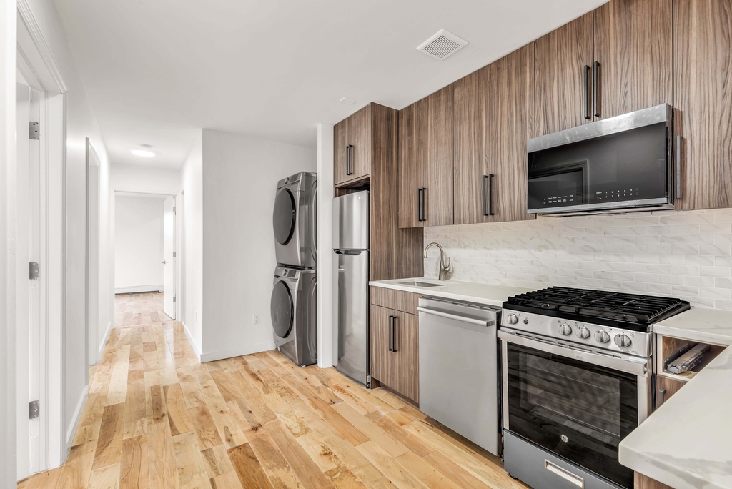 341 Tompkins Avenue - Photo 1