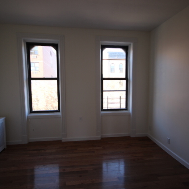 426 Bleecker Street - Photo 2