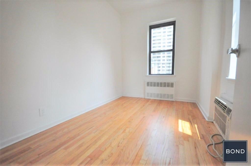 309 East 85 Street - Photo 3